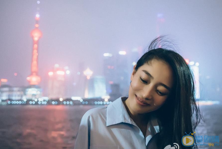 王艺诺旅行街拍照 王艺诺高清写真_王艺诺高清剧照