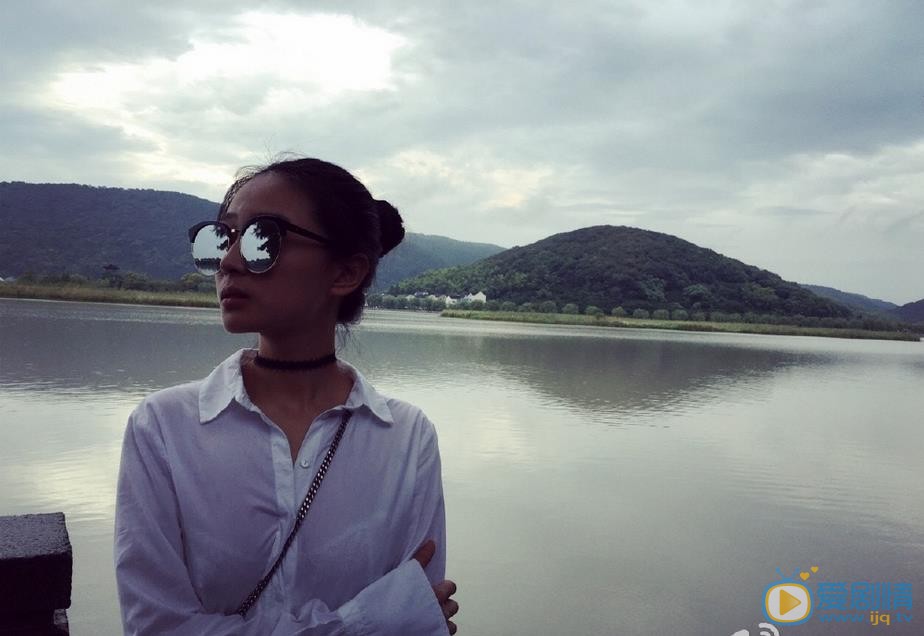 王艺诺旅行街拍照 王艺诺高清写真_王艺诺高清剧照