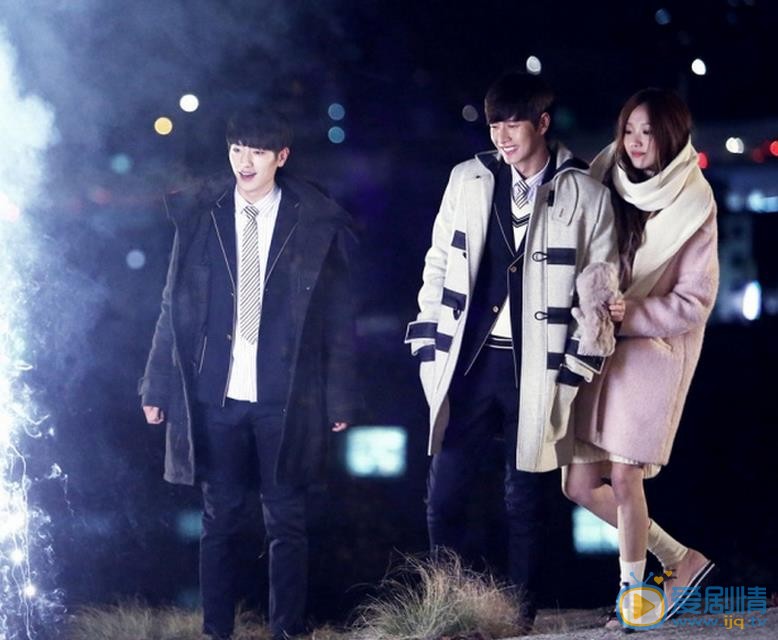 徐康俊《奶酪陷阱》剧照 徐康俊高清写真_徐康俊高清剧照