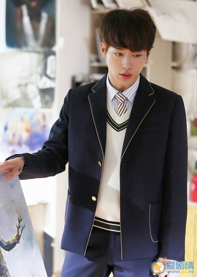 徐康俊《奶酪陷阱》剧照 徐康俊高清写真_徐康俊高清剧照