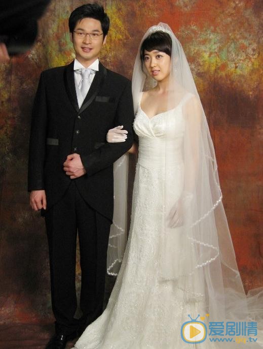 金玟廷《2009外人球团》剧照 金玟廷《2009外人球团》剧照