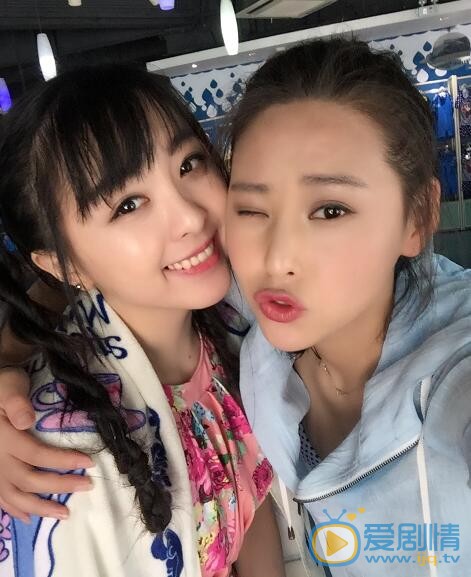 童可可与人合照 童可可高清写真_童可可高清剧照