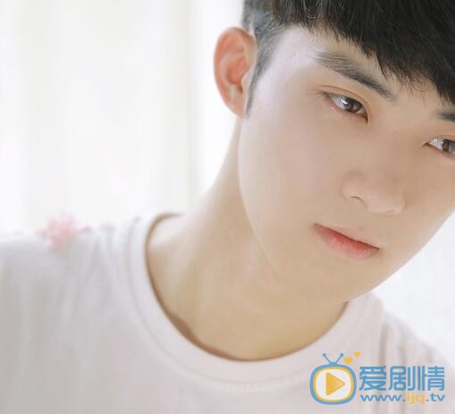 陈名豪初晨书模 陈名豪高清写真_陈名豪高清剧照
