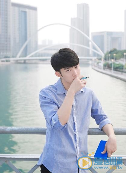 陈名豪衬衣少年 陈名豪高清写真_陈名豪高清剧照