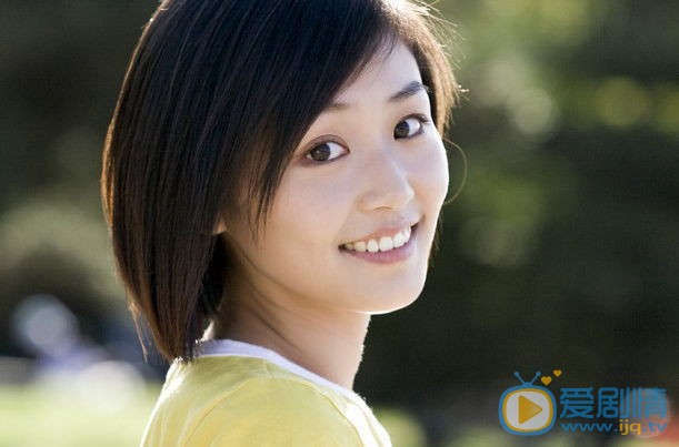 王思思清新甜美写真 王思思高清写真_王思思高清剧照
