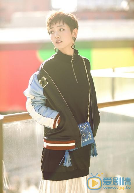 李晓峰时尚街拍 李晓峰高清写真_李晓峰高清剧照