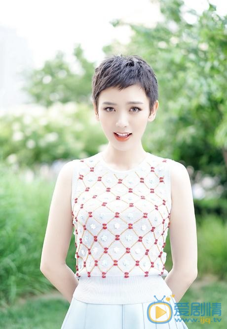 李晓峰气质街拍 李晓峰高清写真_李晓峰高清剧照