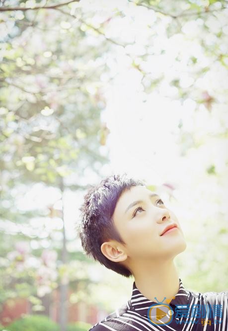 李晓峰气质街拍 李晓峰高清写真_李晓峰高清剧照