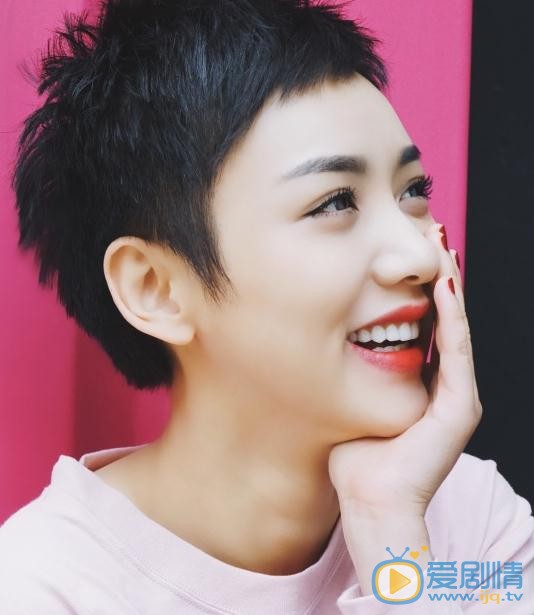 李晓峰气质街拍 李晓峰高清写真_李晓峰高清剧照
