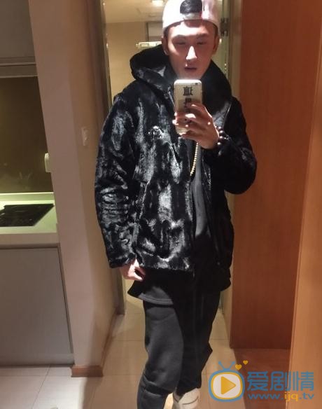 张峻鸣生活照 张峻鸣高清写真_张峻鸣高清剧照