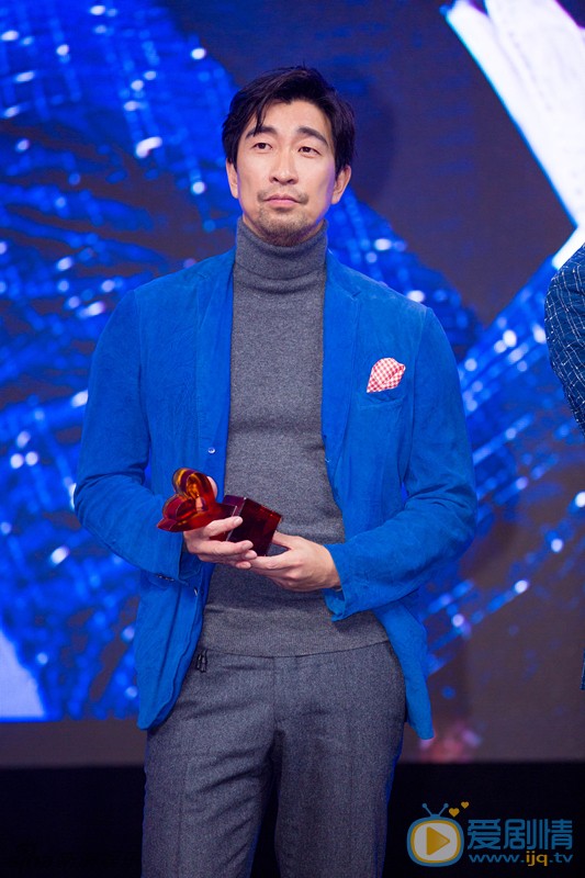王千源出席活动 王千源高清写真_王千源高清剧照