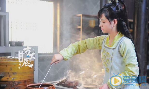 蒋佳恩《花间提壶方大厨》剧照 蒋佳恩高清写真_蒋佳恩高清剧照