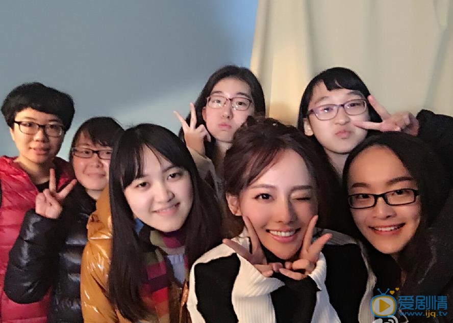 张嘉倪素颜生活照 张嘉倪高清写真_张嘉倪高清剧照