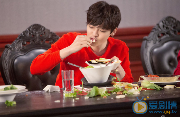 侯明昊阳光写真 侯明昊高清写真_侯明昊高清剧照