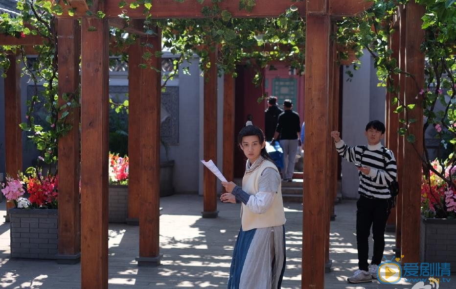 梁振伦幕后片场照 梁振伦高清写真_梁振伦高清剧照