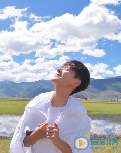 陈宥宸白衣少年写真 陈宥宸高清写真_陈宥宸高清剧照
