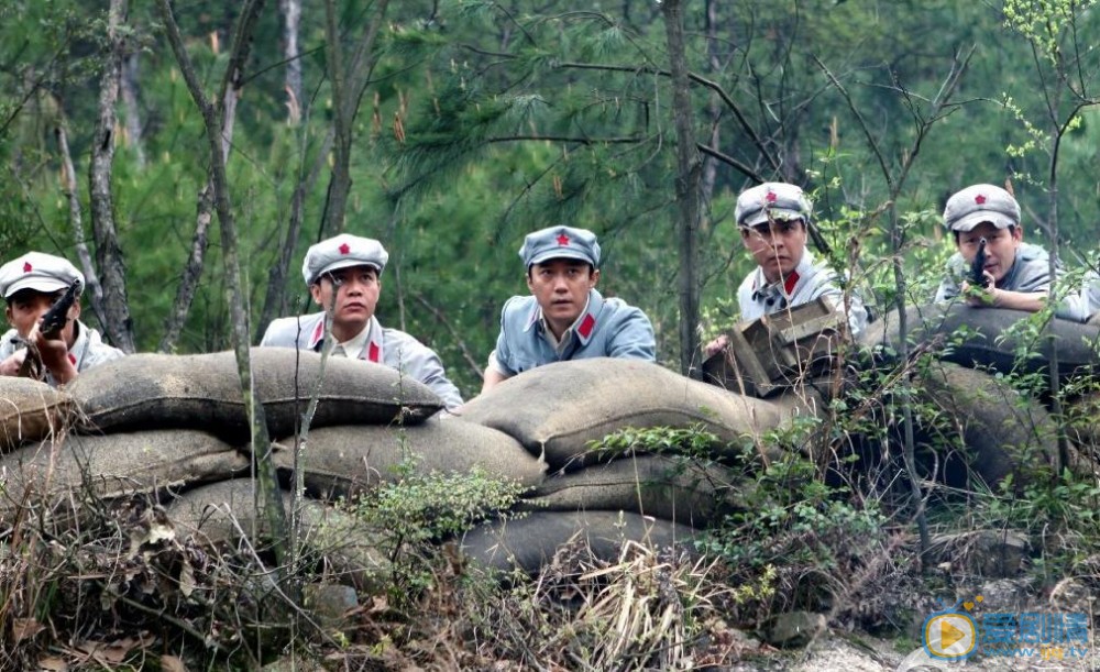 王新《映山红》剧照 王新高清写真_王新高清剧照