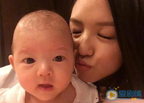 张梓琳女儿照 张梓琳高清写真_张梓琳高清剧照