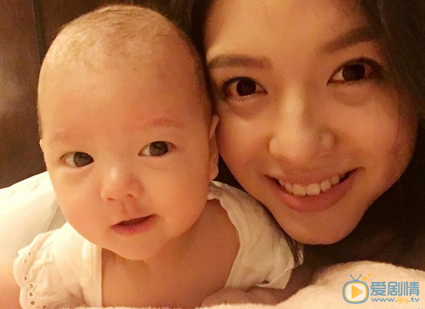 张梓琳女儿照 张梓琳高清写真_张梓琳高清剧照