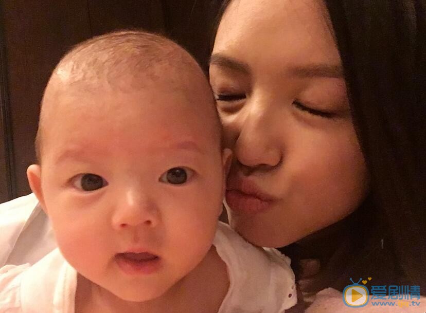 张梓琳女儿照 张梓琳高清写真_张梓琳高清剧照
