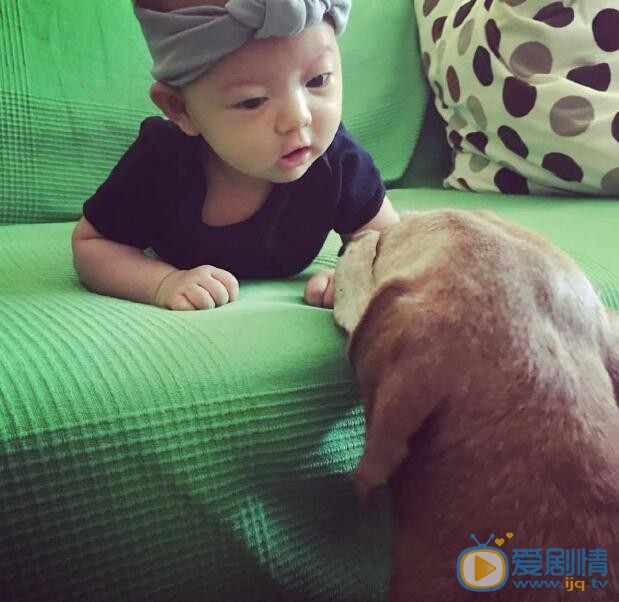 张梓琳全家福 张梓琳高清写真_张梓琳高清剧照