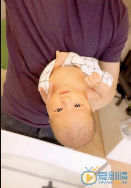 张梓琳全家福 张梓琳高清写真_张梓琳高清剧照