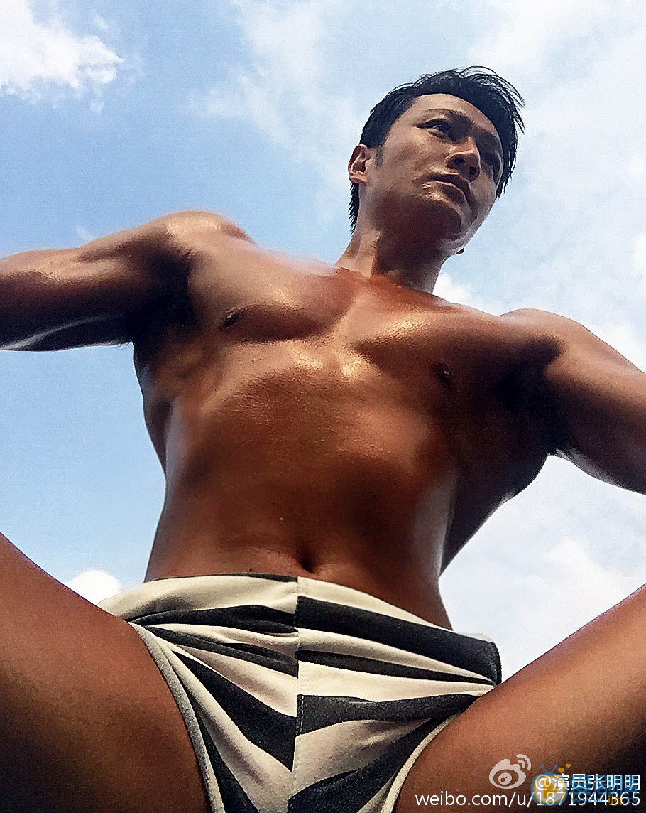 张明明健身照 张明明高清写真_张明明高清剧照