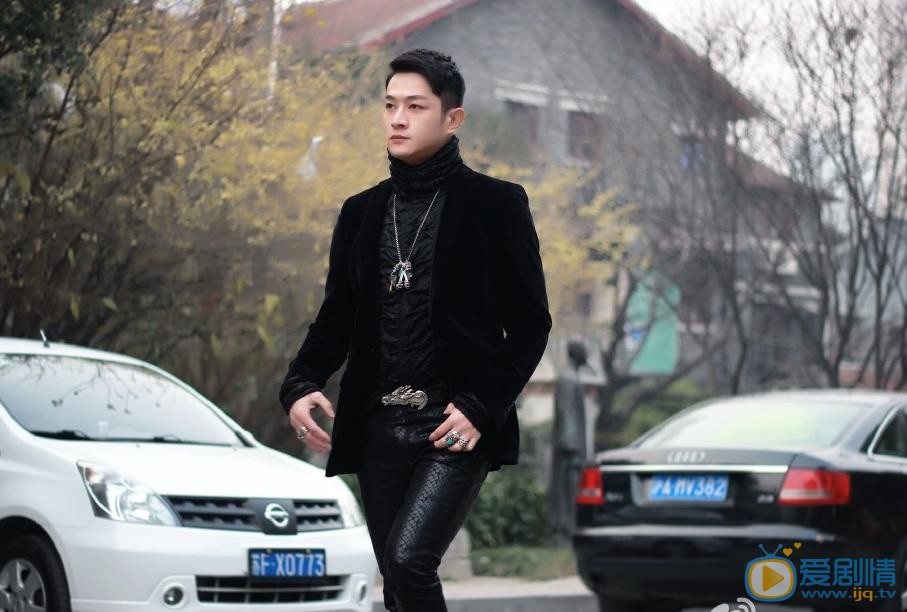 张明明时尚街拍照 张明明高清写真_张明明高清剧照