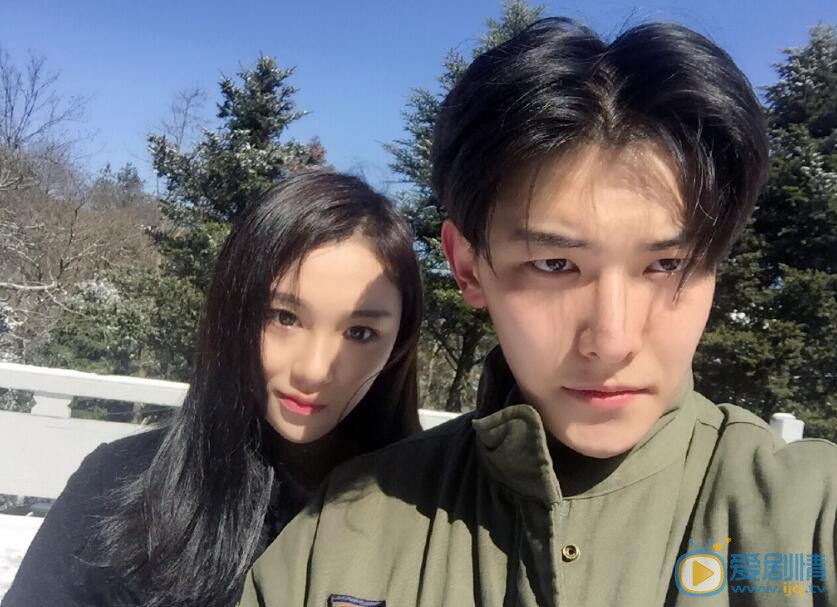 王瑞昌与人合照 王瑞昌高清写真_王瑞昌高清剧照