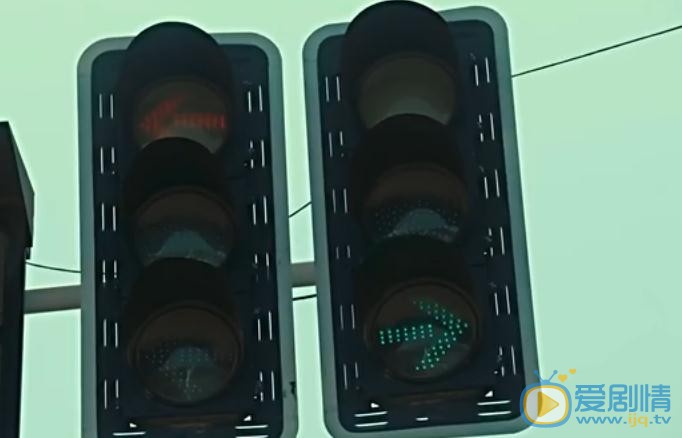 美人为馅白锦曦为什么选择救周小篆？