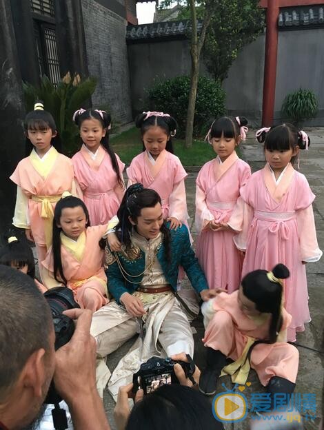 王以纶片场照 王以纶高清写真_王以纶高清剧照