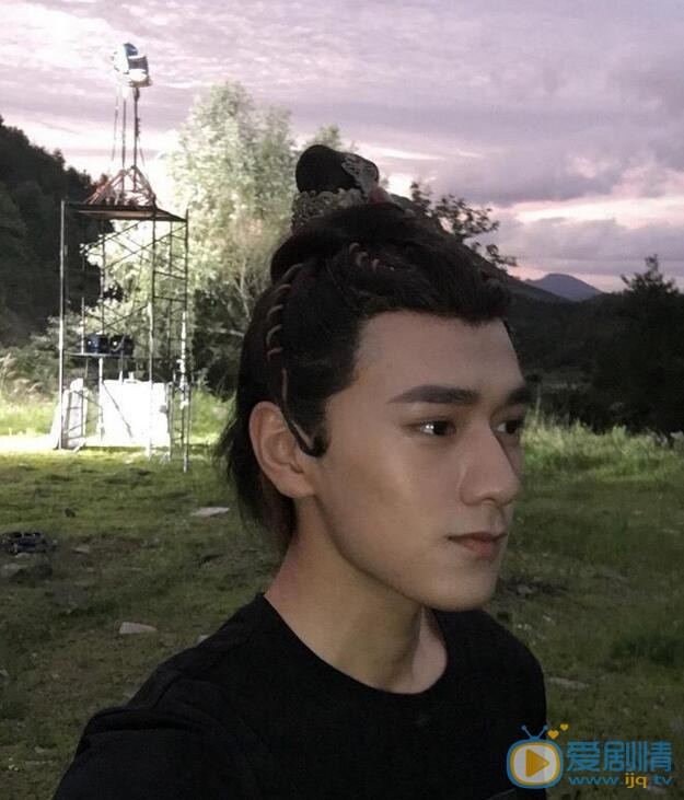 易柏辰片场照 易柏辰高清写真_易柏辰高清剧照