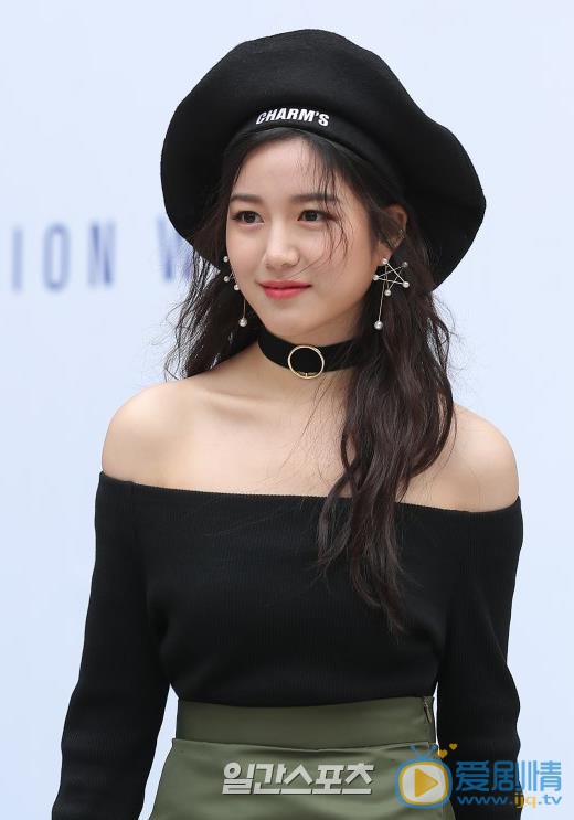 李多寅活动照 李多寅高清写真_李多寅高清剧照