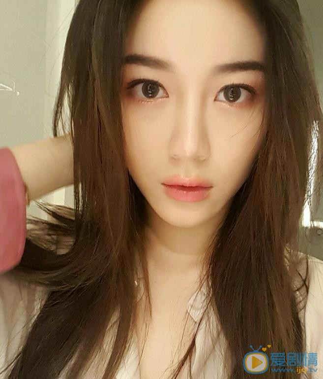 李多寅生活照 李多寅高清写真_李多寅高清剧照