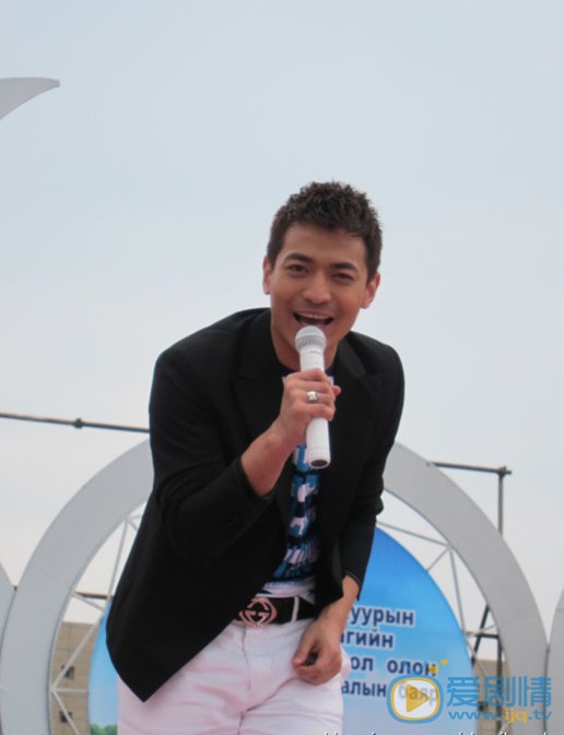 吴文璟舞台表演照 吴文璟高清写真_吴文璟高清剧照