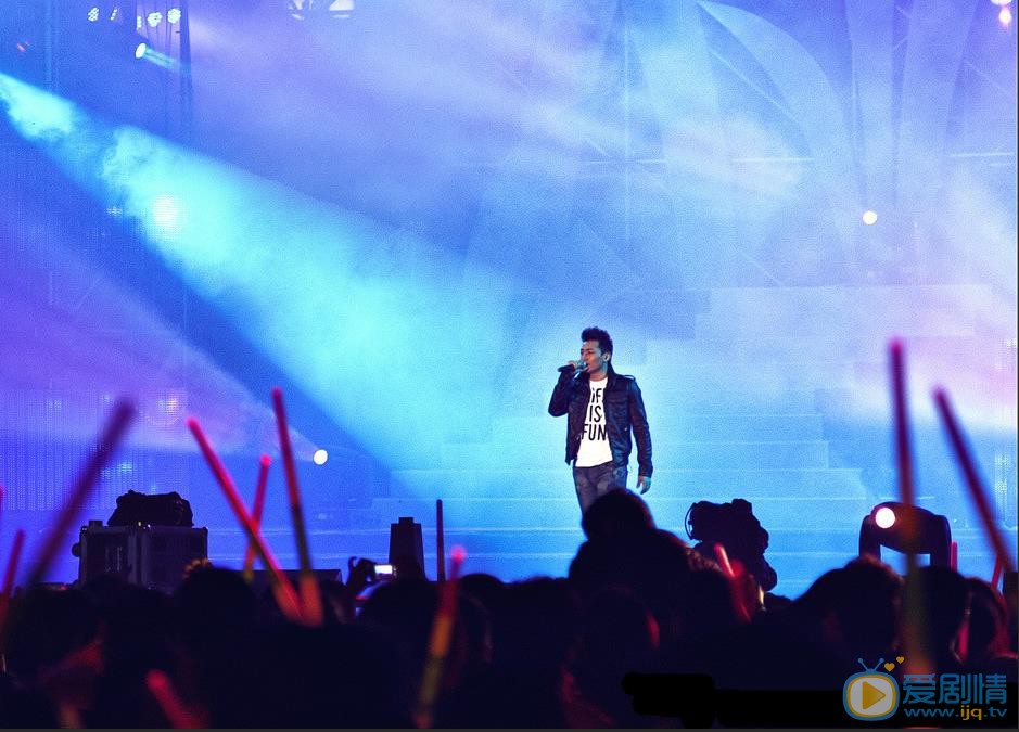 吴文璟舞台表演照 吴文璟高清写真_吴文璟高清剧照