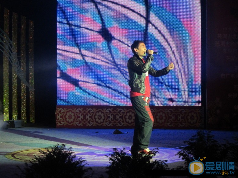 吴文璟舞台表演照 吴文璟高清写真_吴文璟高清剧照