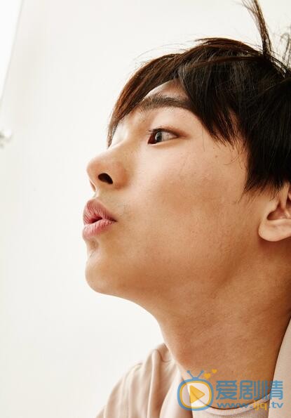 张宥浩生活照 张宥浩高清写真_张宥浩高清剧照