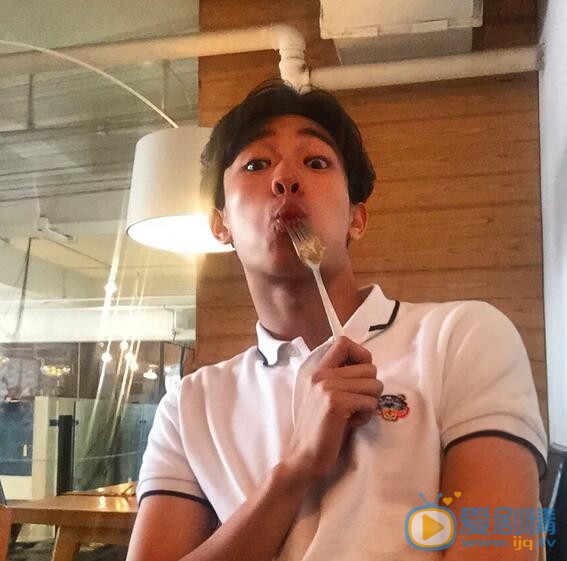 张宥浩生活照 张宥浩高清写真_张宥浩高清剧照