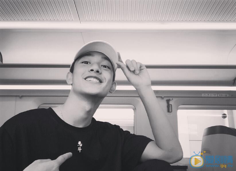 张宥浩生活照 张宥浩高清写真_张宥浩高清剧照