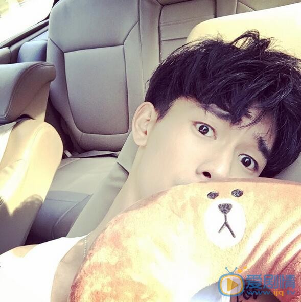 张宥浩生活照 张宥浩高清写真_张宥浩高清剧照