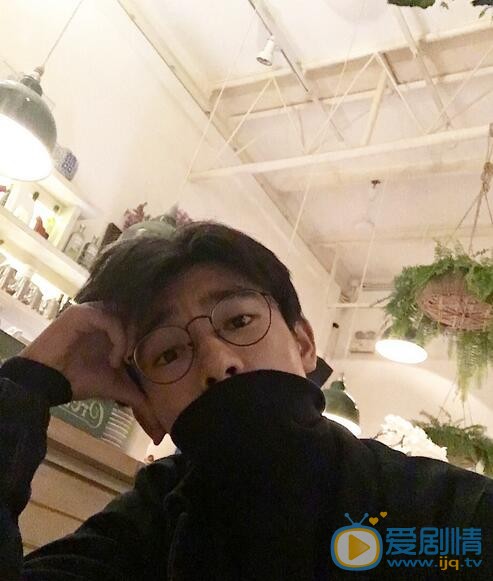 张宥浩生活照 张宥浩高清写真_张宥浩高清剧照