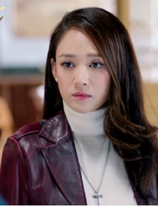鬼吹灯之精绝古城雪莉杨为什么先去昆仑？ 雪莉杨的父亲怎么失踪的？