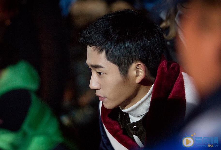 丁海寅《不夜城》剧照 丁海寅高清写真_丁海寅高清剧照