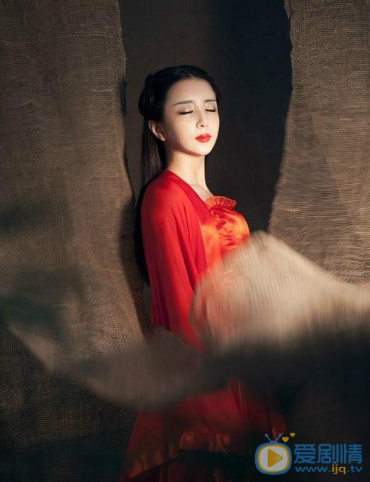 马梦乔红衣写真 马梦乔高清写真_马梦乔高清剧照