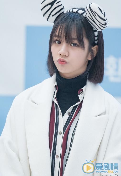 李惠利颁奖活动照 李惠利高清写真_李惠利高清剧照