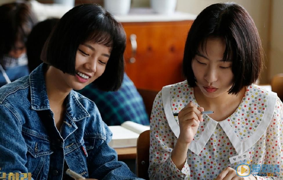 李惠利《请回答1988》剧照 李惠利高清写真_李惠利高清剧照