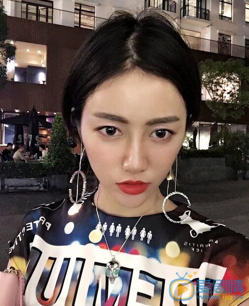 拜托了衣橱桃巫奇有什么惊人背景？桃巫奇和鹿晗是什么关系？