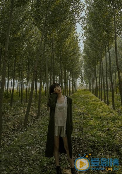 许芳铱森林写真 许芳铱高清写真_许芳铱高清剧照