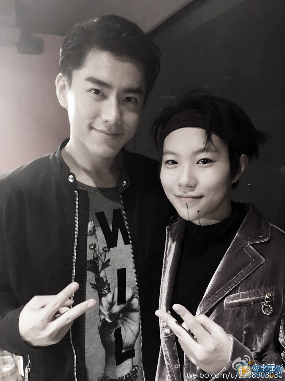 李程彬与人合照 李程彬高清写真_李程彬高清剧照